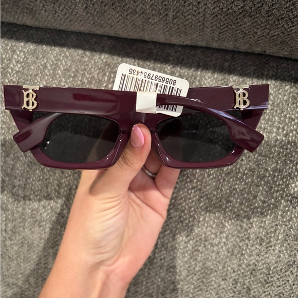 Burgundy Burberry Designer Sunglasses - Picture 1 of 8